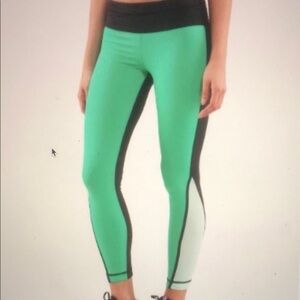 Lululemon | 8 | Run pace tight